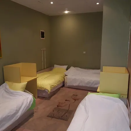 Mostelhostel